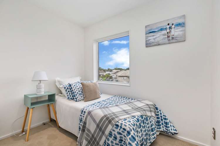 77 Bordeaux Parade Te Atatu South_15