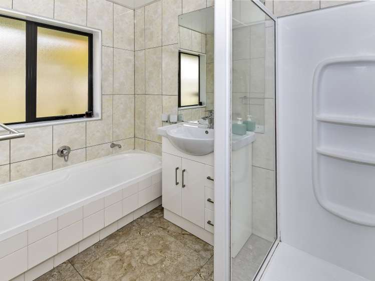 29 Hilltop Road Clover Park_13