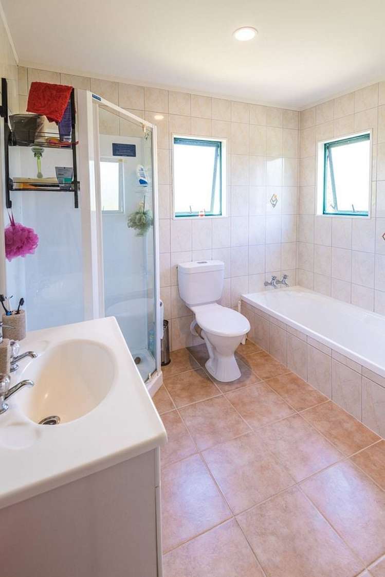 Cottage/129 Ara-Kotinga Whitford_4