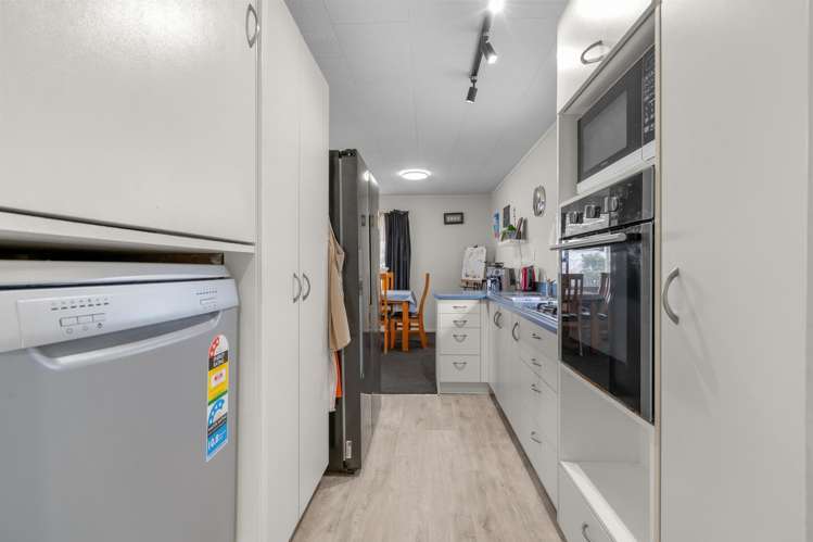 3 Robyn Hyde Place_5