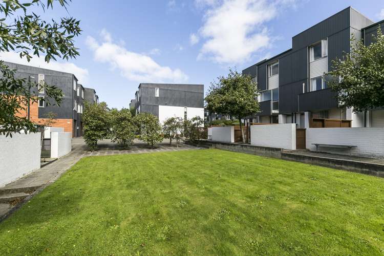 27/120 Rintoul Street Newtown_11