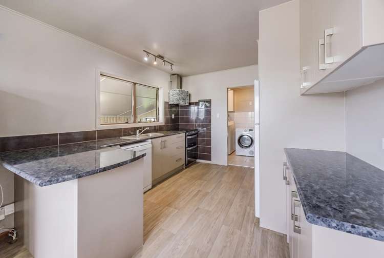 5 Ashby Place Pukekohe_2