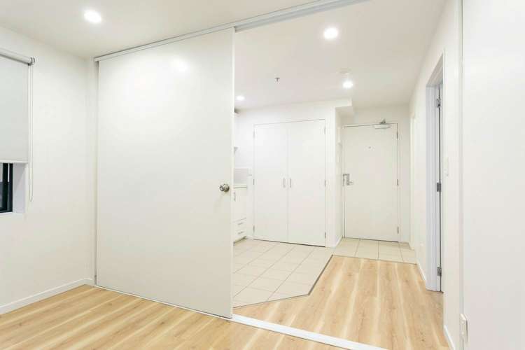 3B/23 Emily Place City Centre_9