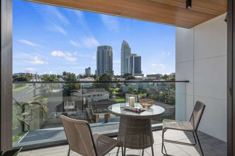 10/12 Burns Avenue Takapuna_8