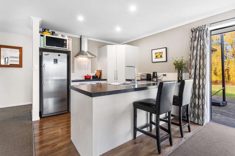 3/15 Thornton Close_5