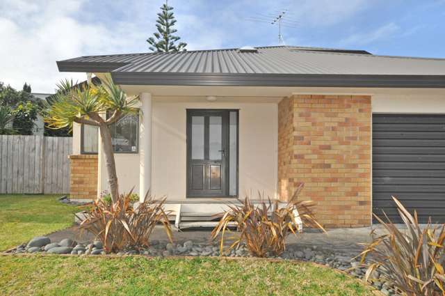 2/65 Donald Street Stanmore Bay_2