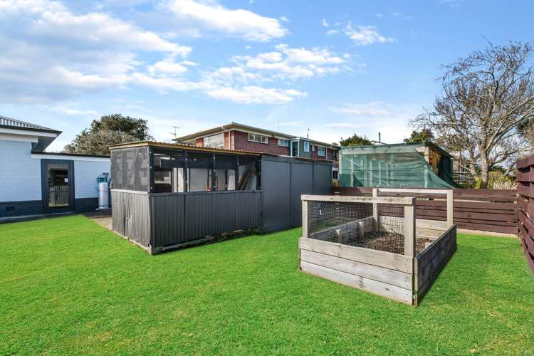 82 Racecourse Road Waiuku_16