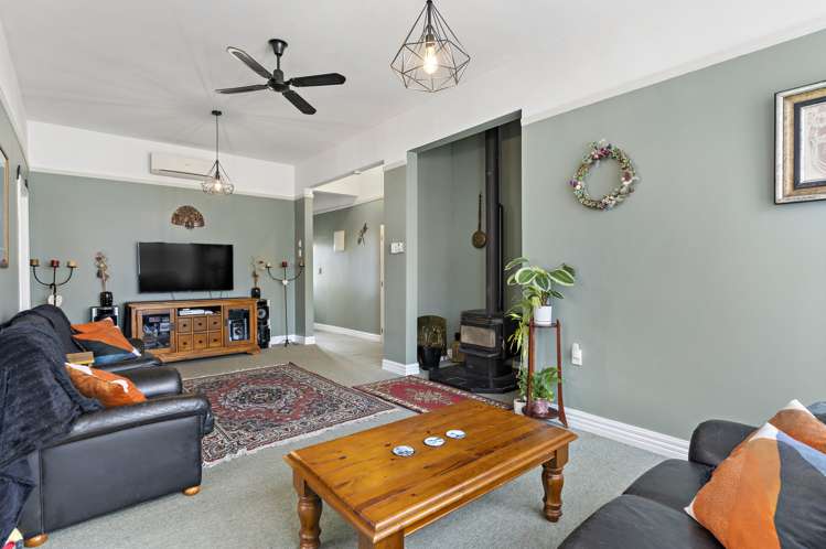 168 High Street South Carterton_5