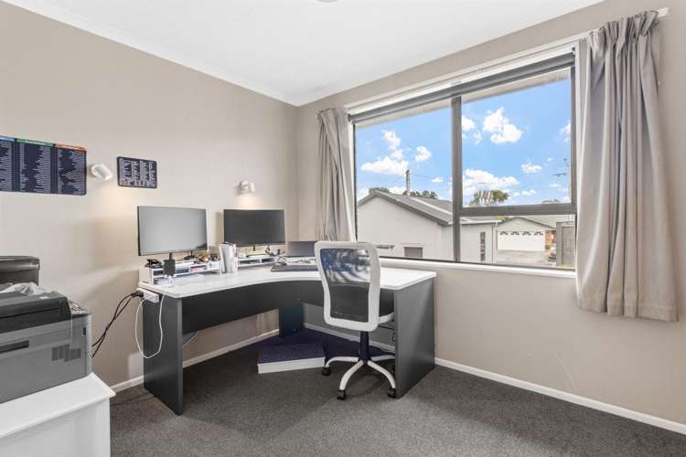 23A & 23B Stoke Street Westown_11