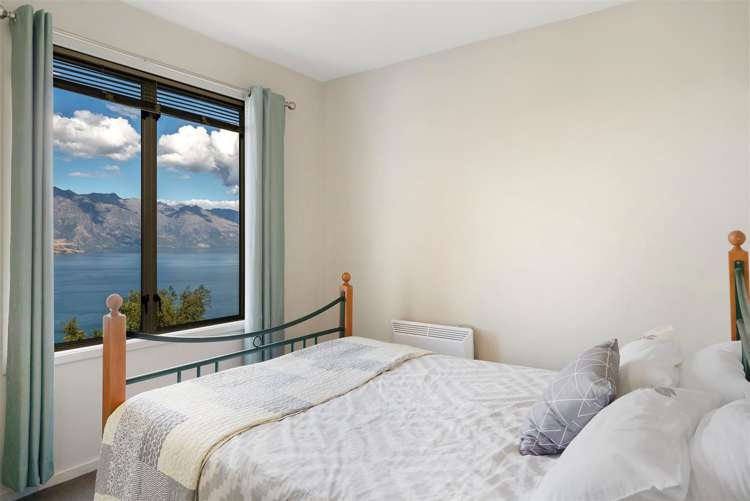 5b Von Place Fernhill/Sunshine Bay_10