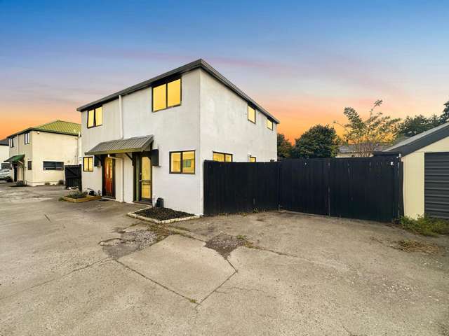 Sharp Price – City-Fringe Townhouse