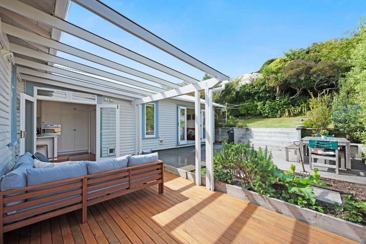 11 Firth Terrace Karori_20