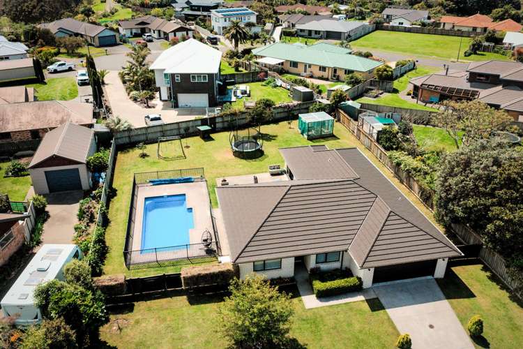 6 Island Vista Athenree_18
