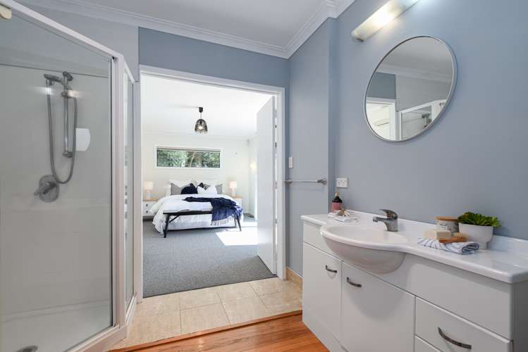 42 Lytton Street Glenholme_11