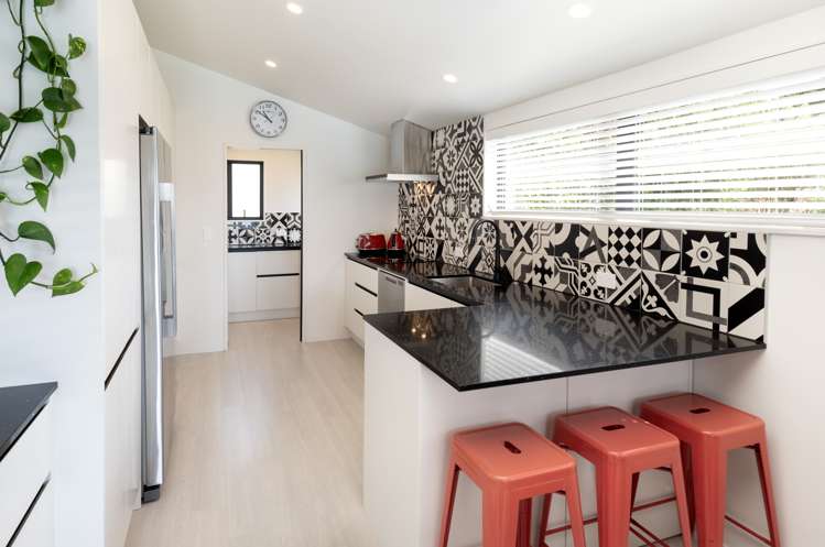 60 Parkhill Road Mellons Bay_30