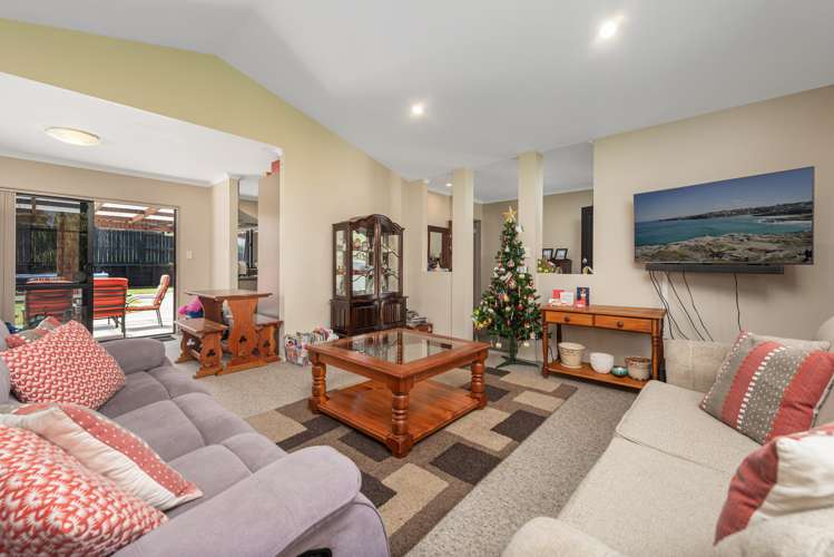 1 Lark Place Welcome Bay_1