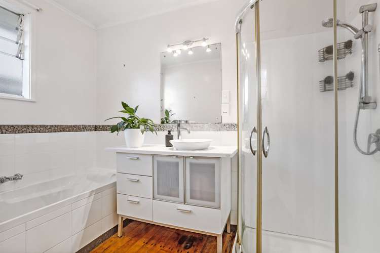 7 Cron Avenue Te Atatu South_13