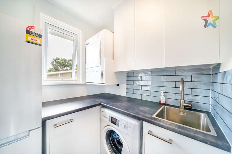 63 Gurney Road Kelson_15