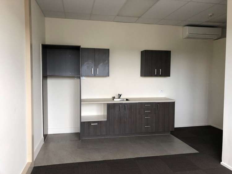 326-328 Main Road Kumeu_3