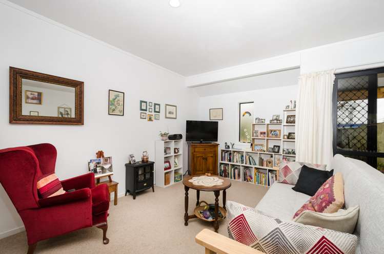 2/108 West Coast Road Glen Eden_9