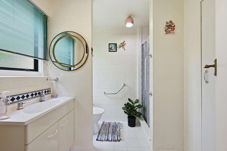6 Westbourne Avenue Pomare_19
