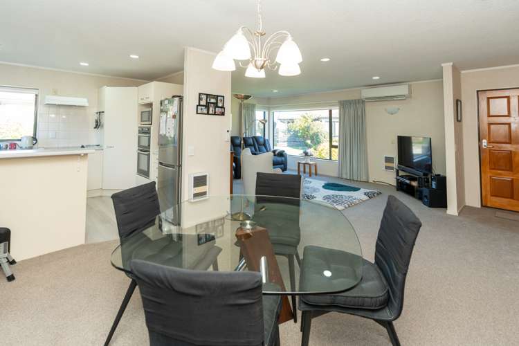 83 Grosvenor Gardens Flagstaff_8