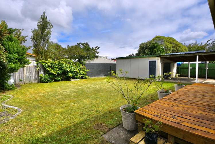 18 Hardie Grove Featherston_14