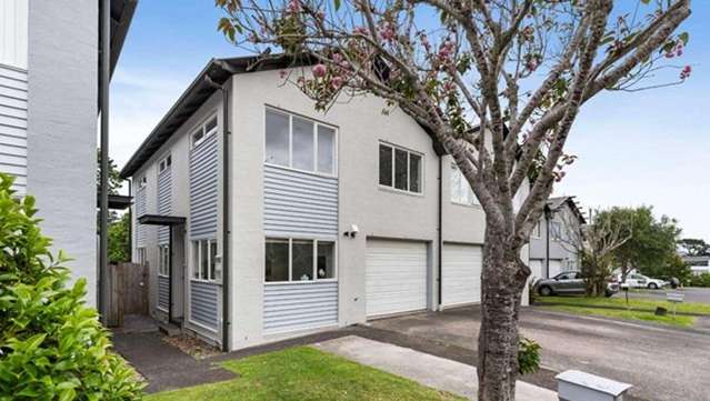 Fed-up landlords quitting Auckland - $1m home to be sold with $1 reserve