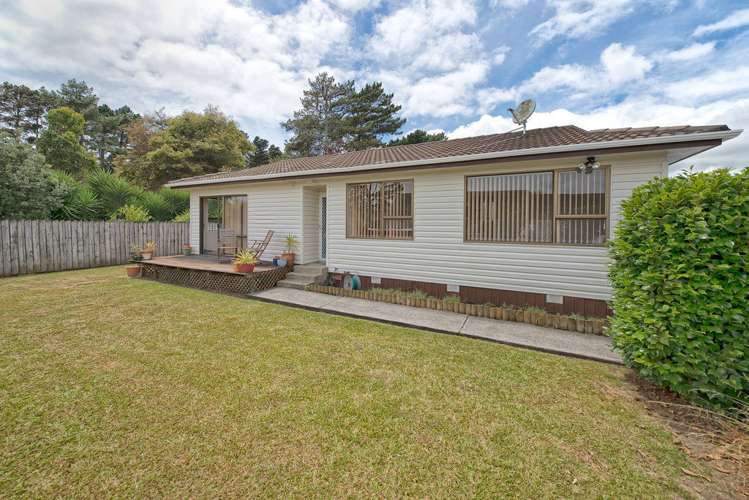 2/147 Carnoustie Drive Wattle Downs_12