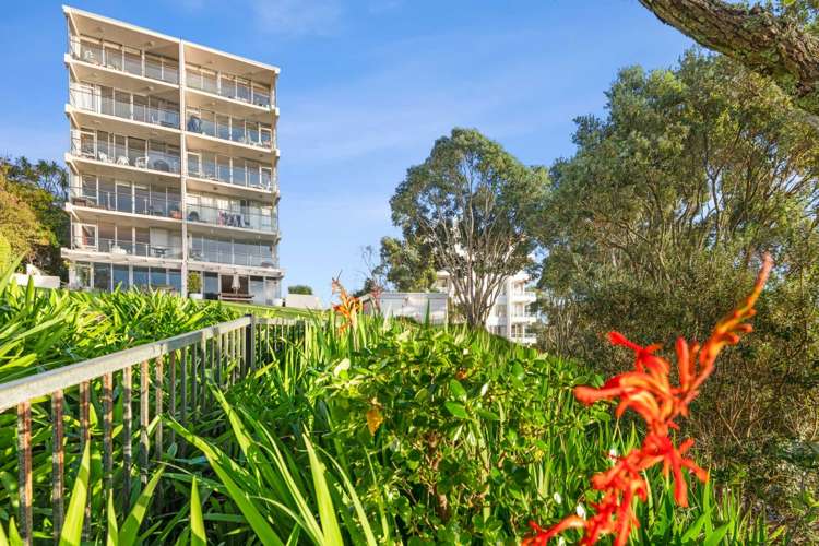 2/57 Sarsfield Street Herne Bay_1