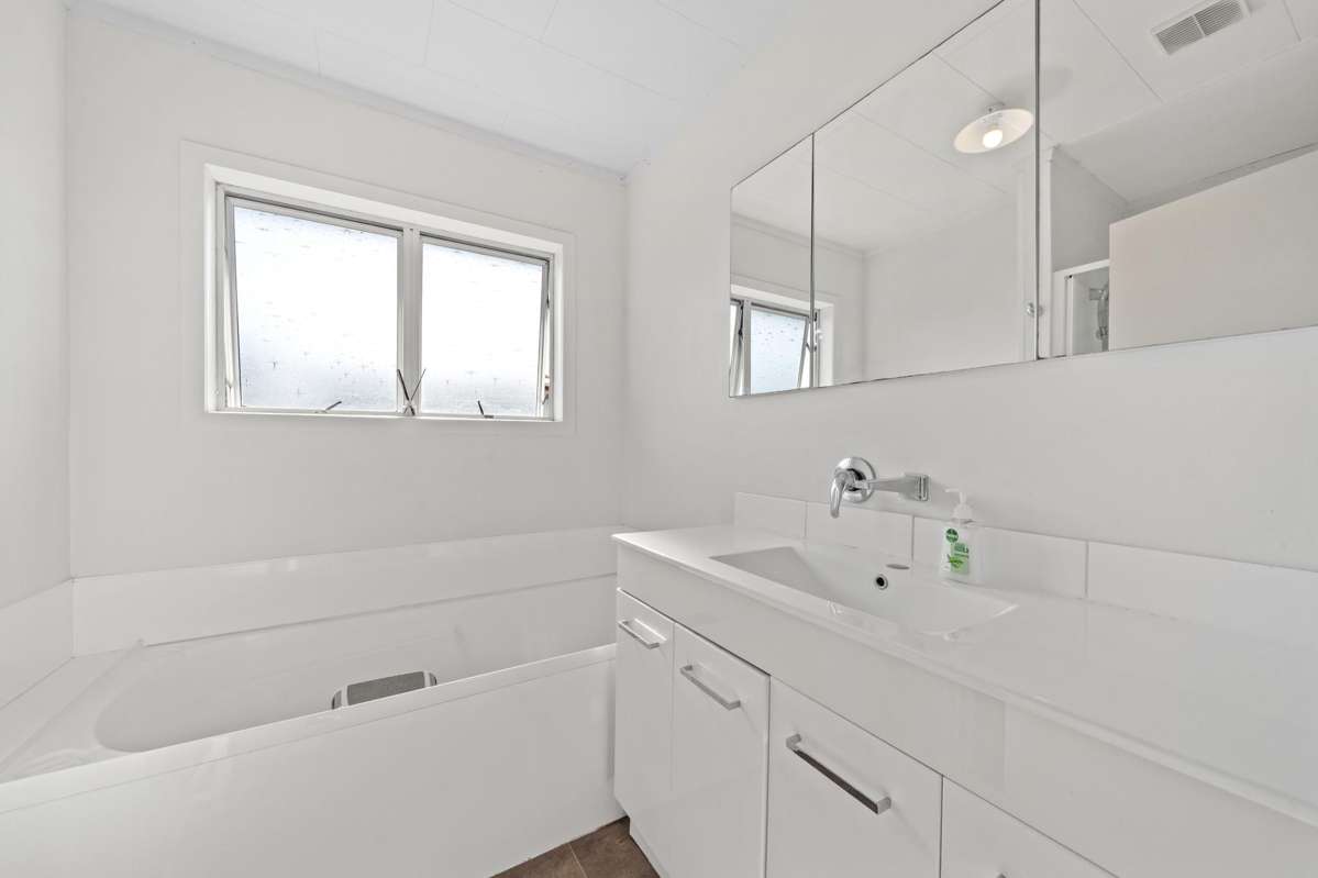 39 Burbank Avenue_5