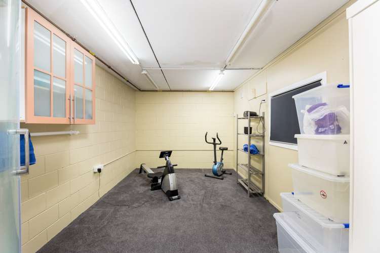 5f Bromley Place Westown_25