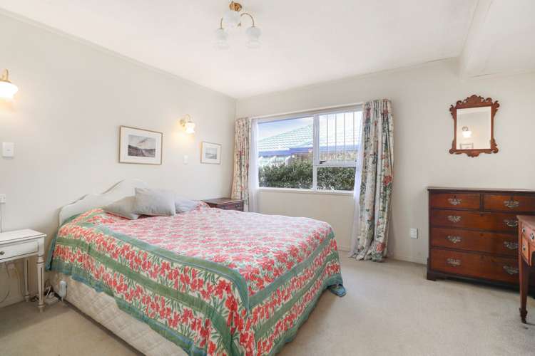 3/10 Gerard Way Saint Johns_8