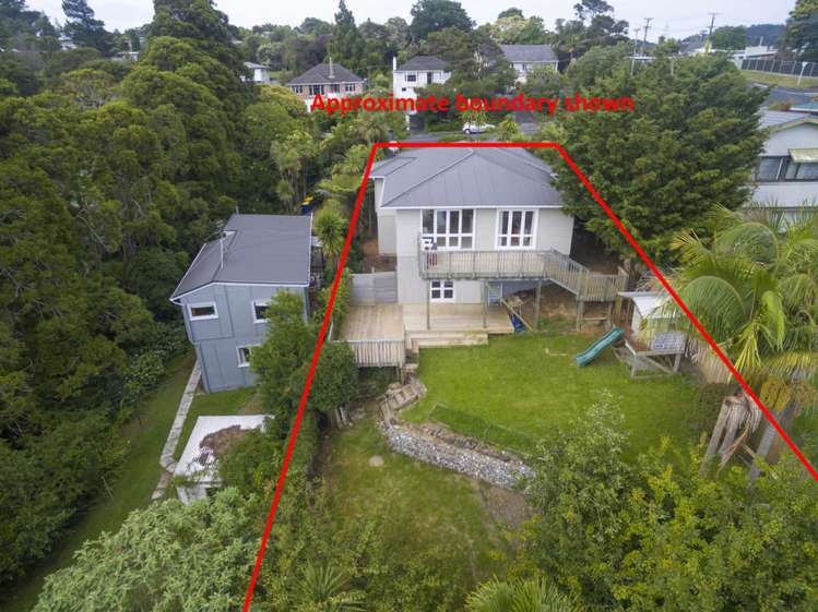 43 Derwent Crescent Titirangi_16