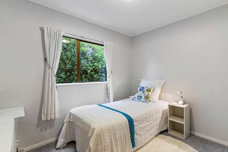 11 Gails Drive Okura_12