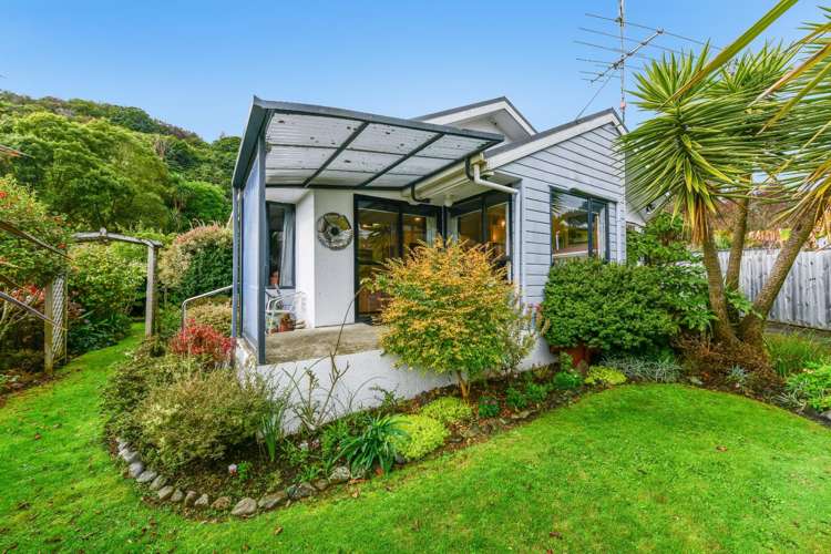 21 Clifford Avenue 10796_1