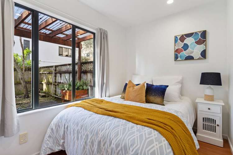 17/12 Ambrico Place New Lynn_8