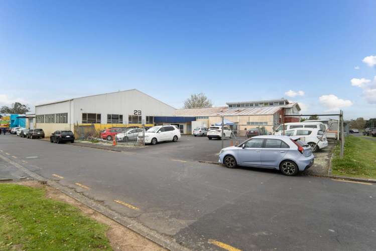 23 Canning Crescent Mangere_11