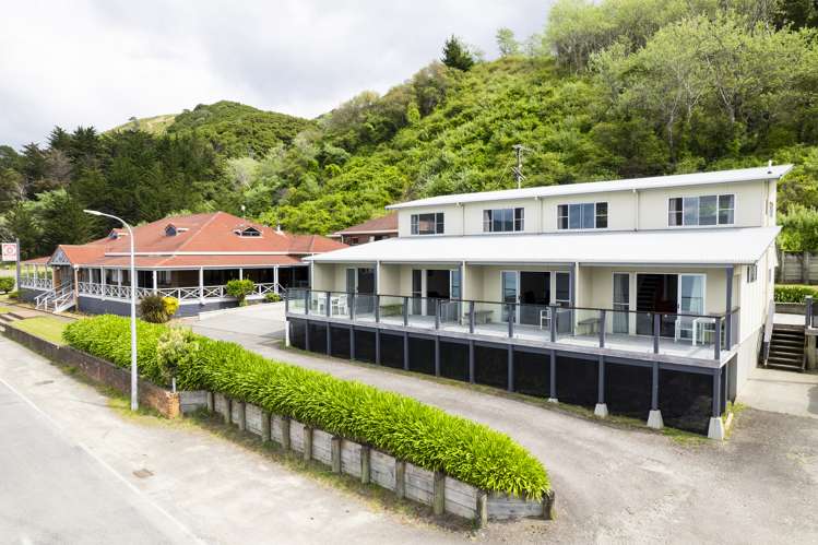 153 Beach Road Tokomaru Bay_5