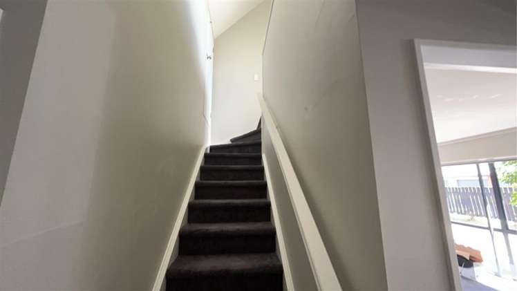 8D Inverness Avenue Hamilton East_6