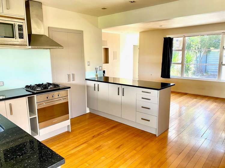 31 Aeroview Drive Beach Haven_5