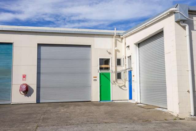Superb small industrial on Whangaparaoa Road