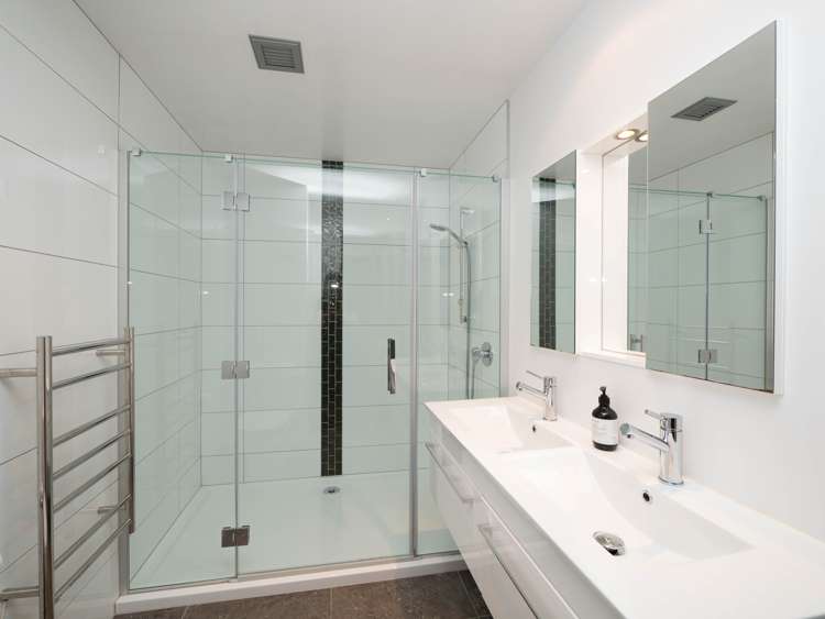 47/61 North Road North East Valley_5