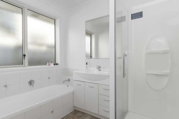 24 Galloway Crescent Pyes Pa_9