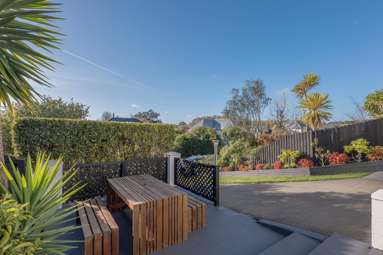 2/6 Pentonville Close_2