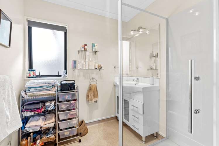 24 Ian Peter Way Otaki_9