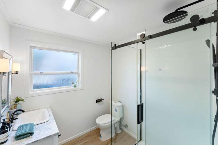 15 Chatham Avenue Mount Albert_35