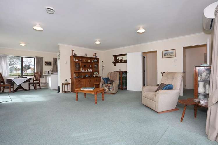 17 Johnson Street Bulls_3