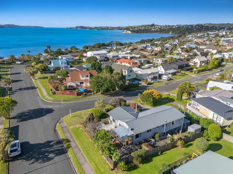 1 Hinemoa Place Snells Beach_10