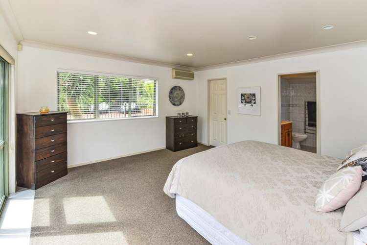 9 Flora Place Wattle Downs_17